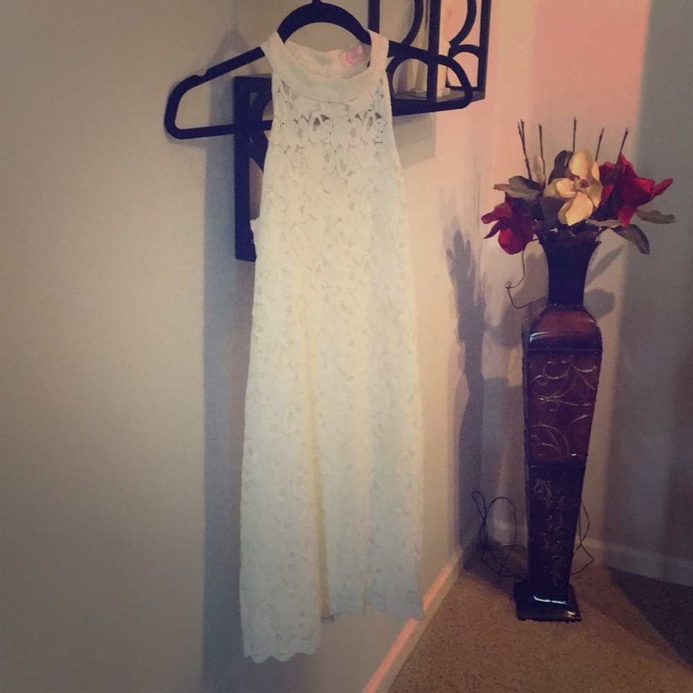 White Lace Blush Boutique Dress